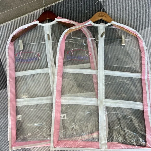 Dream duffel short expandable garment bags with hangers